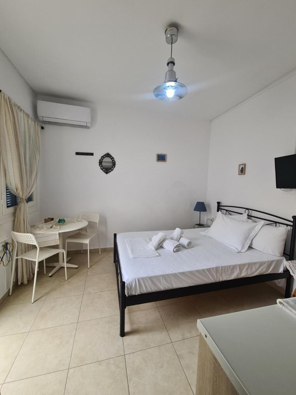 Aithra -Cosy Studio In Centre Of Poros Apartment Poros Town Luaran gambar