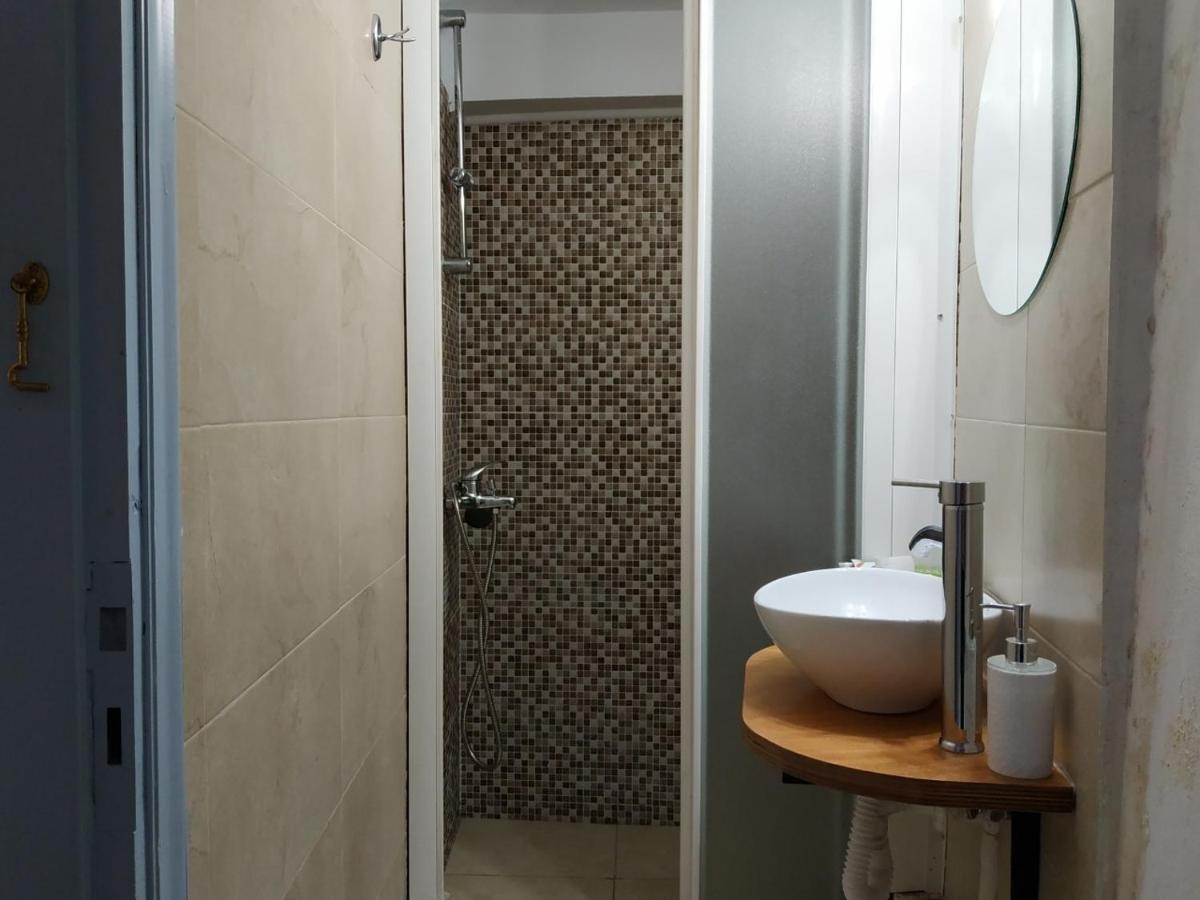 Aithra -Cosy Studio In Centre Of Poros Poros Town Luaran gambar